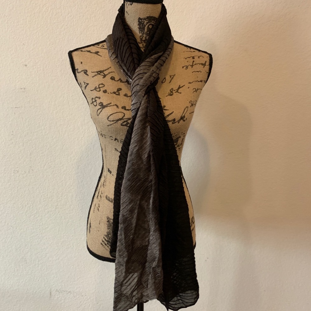 Black and silver/gray scarf